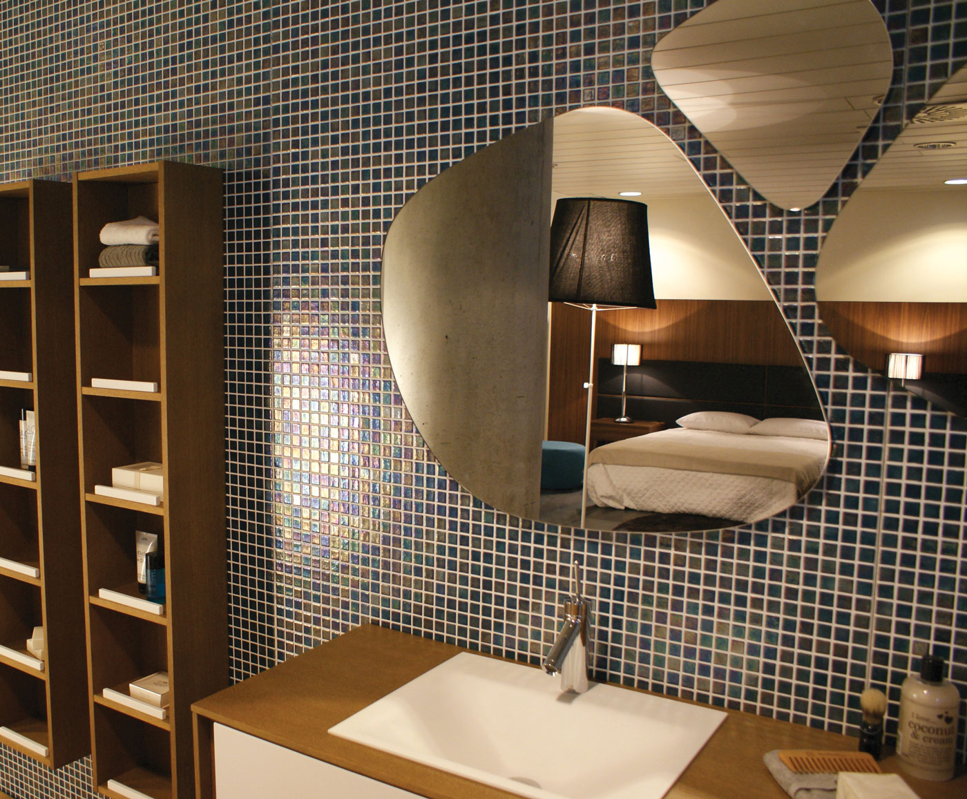 Wallpaper: delicate style